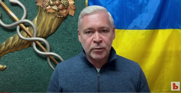 Снаряд русской армии попал в очередь людей, стоящих за гуманитарной помощь, много погибших, много раненых.