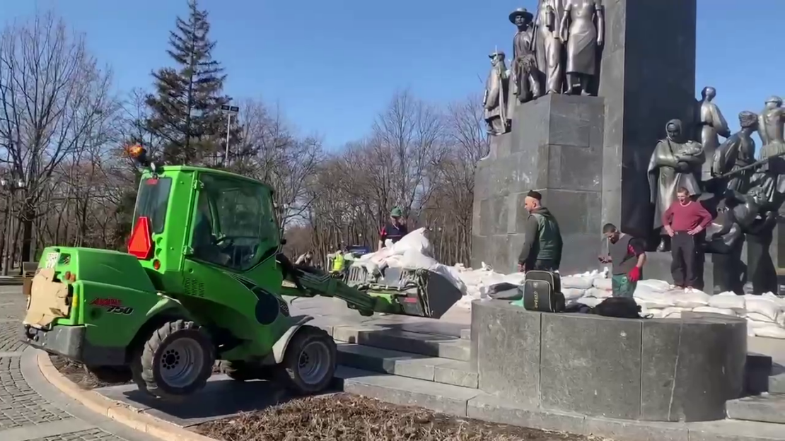 Харьков 23 марта: В городе пытаются спасти исторические памятники