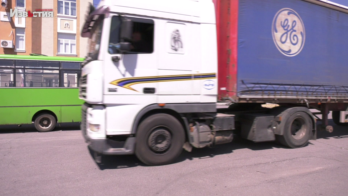 У Харків продовжують прибувати фури з гуманітарною допомогою з усієї України (відео)
