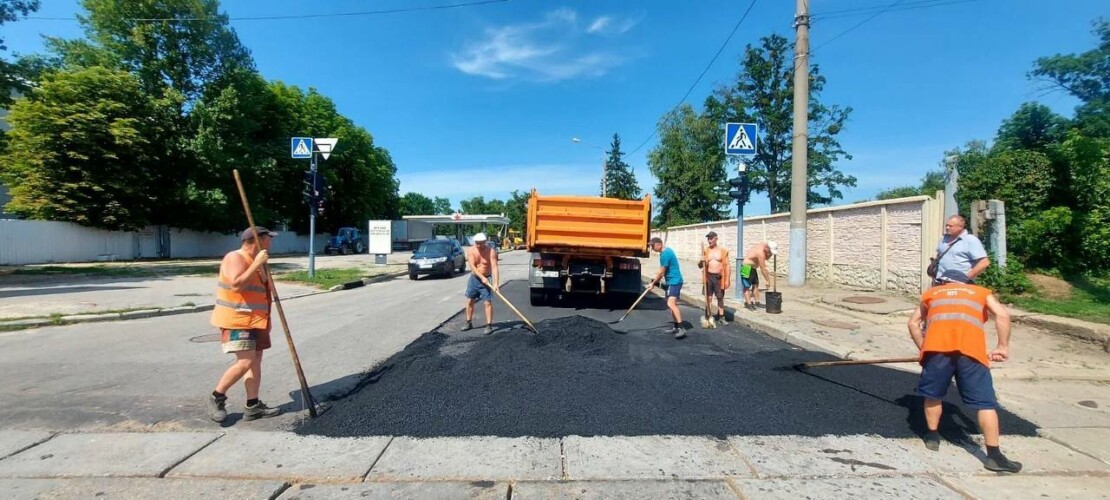 Харківські комунальники щодня на варті чистоти та порядку у місті