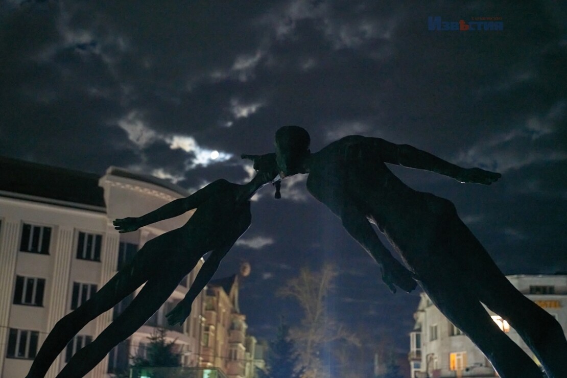 Новини Харкова: Вечір п'ятниці у воєнному Харкові. Фоторепортаж