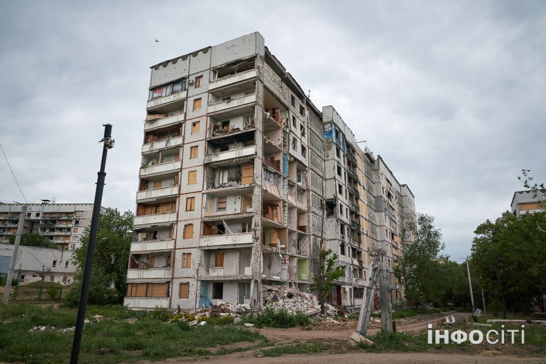 На Північній Салтівці у Харкові відновлюють пошкоджені будинки