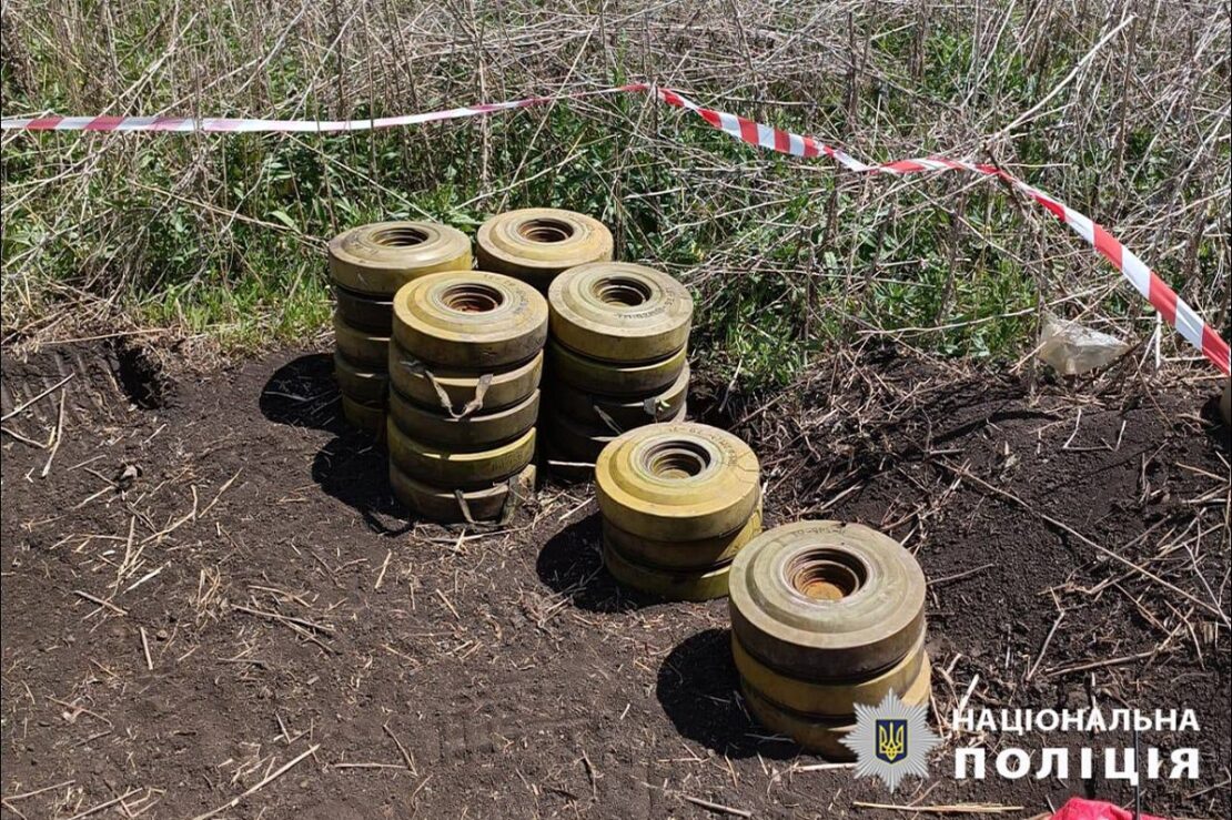 На Харківщині цивільний автомобіль підірвався на мінному полі