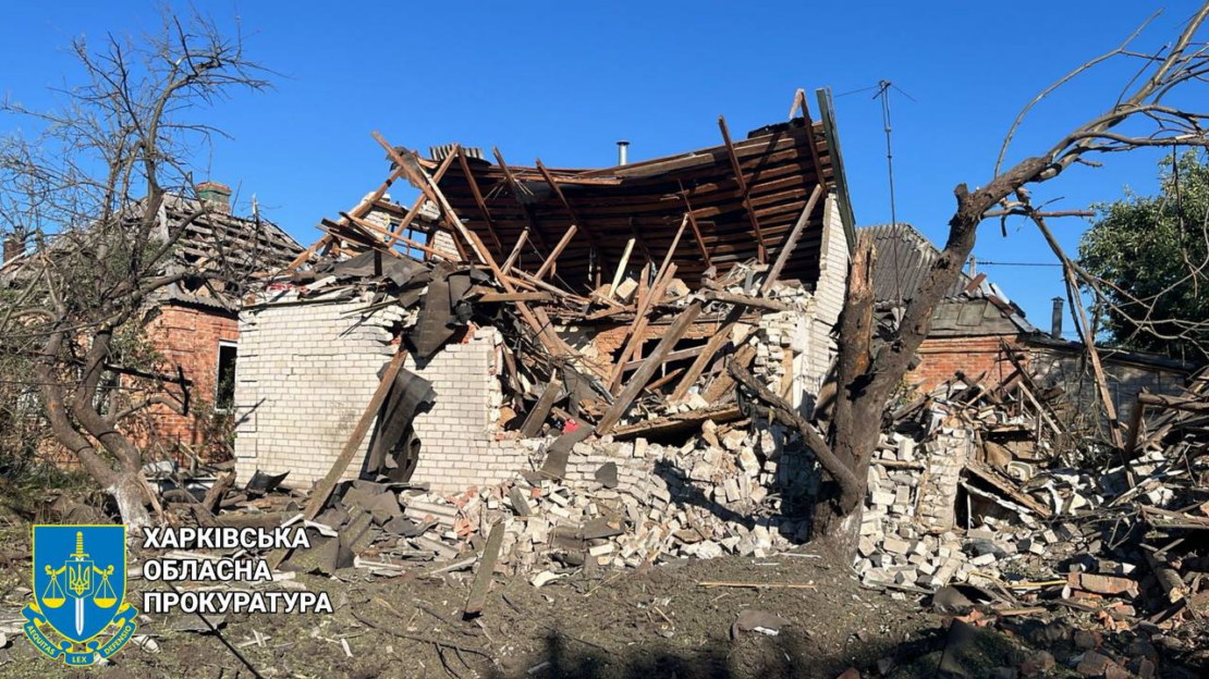 Прокурори зафіксували руйнування після ворожого удару по Дергачах (фото)
