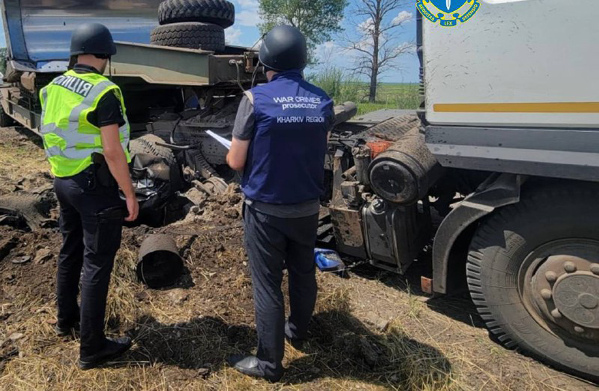 На Харківщині вантажівка підірвалась на російській міні