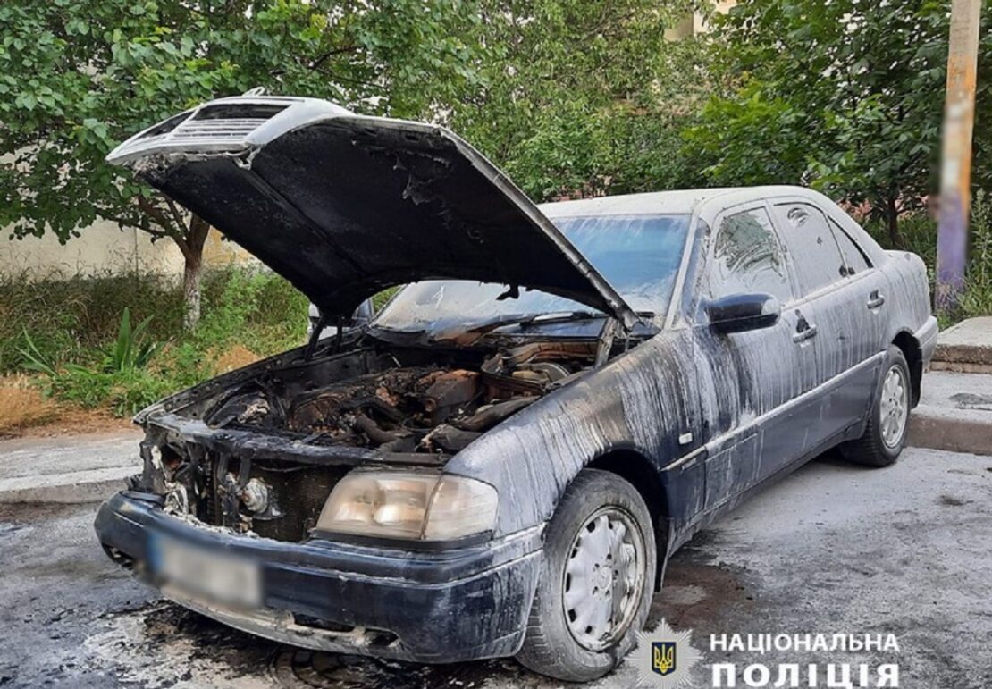 Як Росія вербує українців палити військові авто