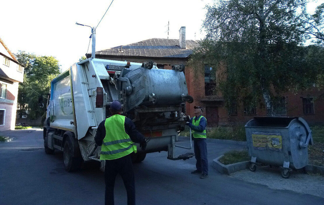 Комунальники вивезли з Харкова 26 тисяч кубометрів сміття 