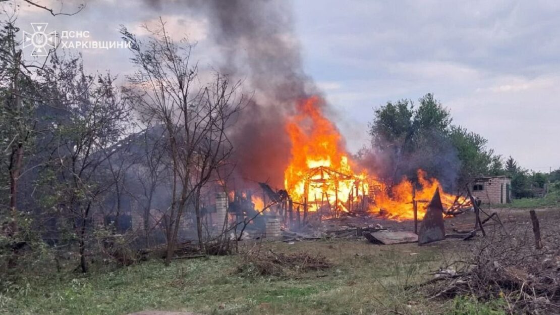 На Харківщині загасили 6 пожеж, що виникли через обстріли рф