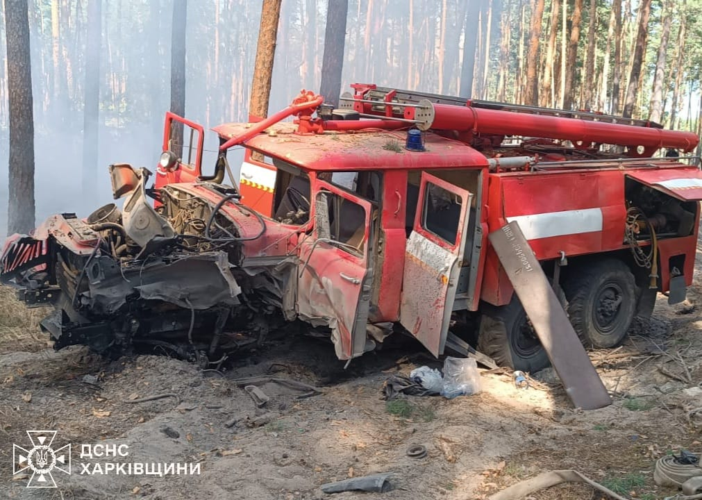 На Харківщині авто рятувальників ДСНС вибухнуло на ворожій міні (фото)