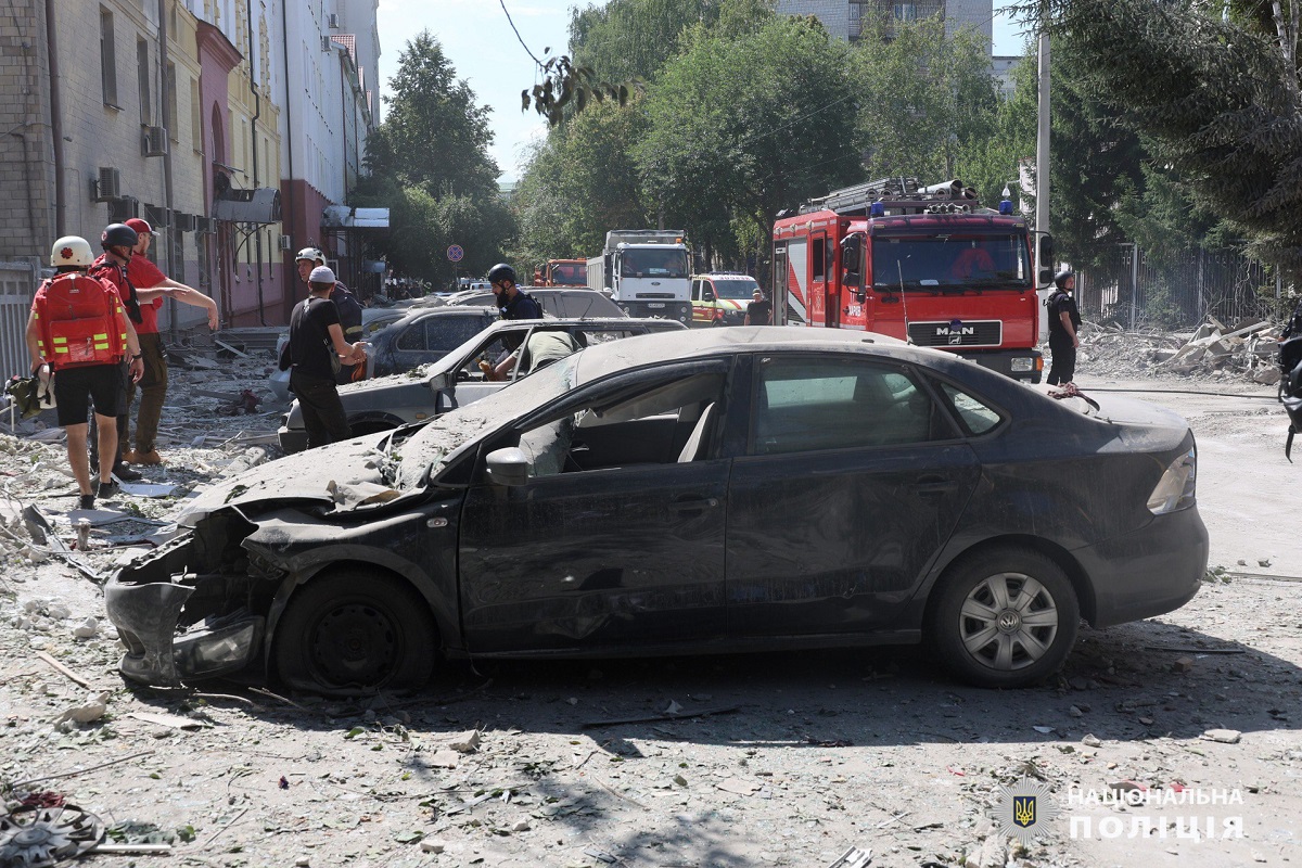 Правоохоронці показали наслідки ранкової атаки рф на Харків