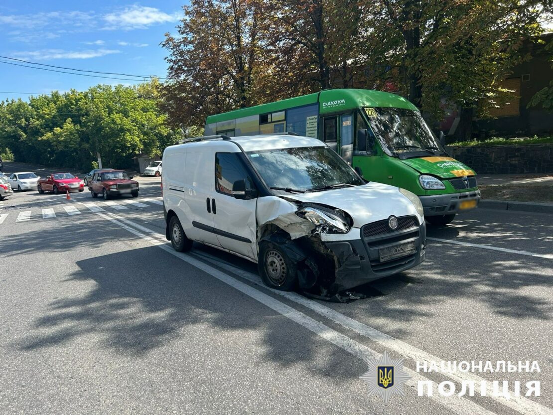 У Харкові зіткнулися два авто, постраждала дитина (фото)