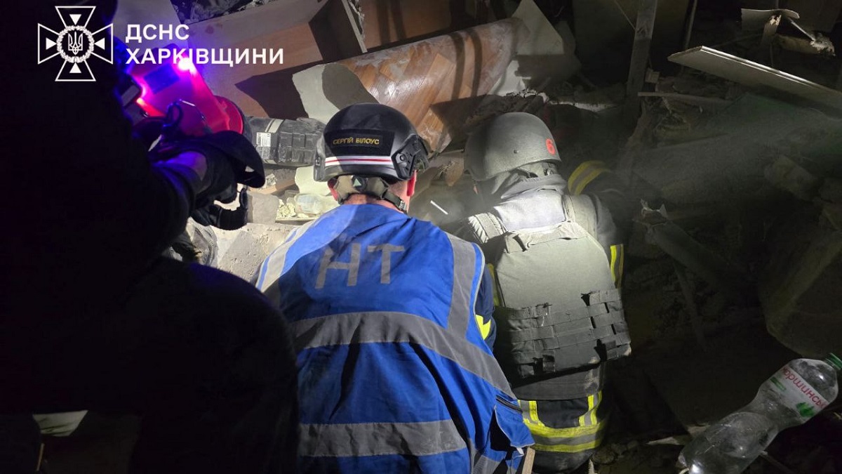 У ДСНС показали, як рятували людей з-під завалів у Харкові (відео)