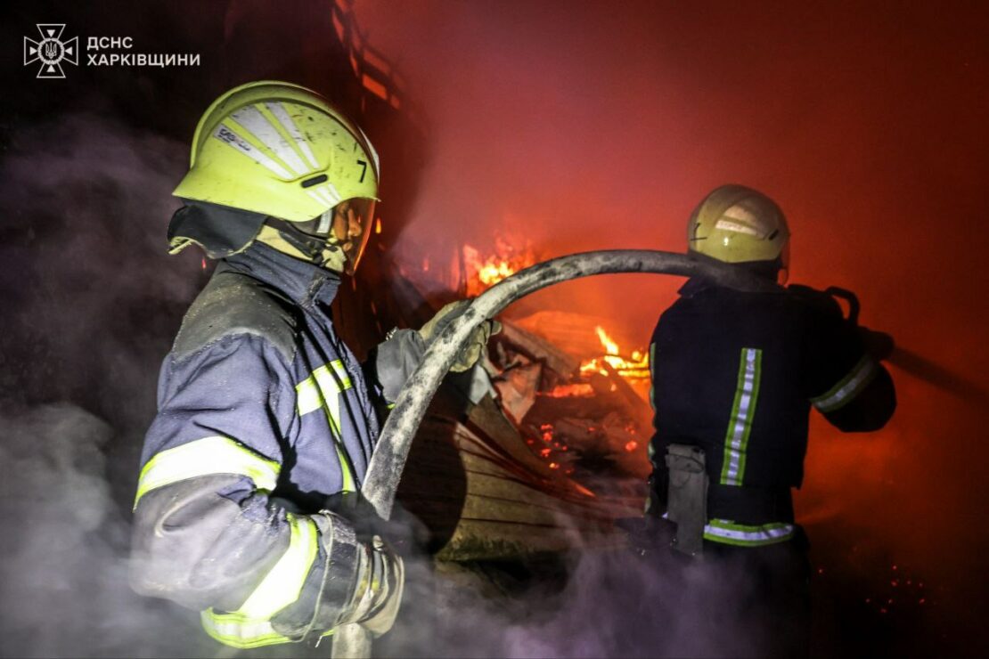 У Бабаях вночі горіло деревопереробне підприємство (фото)