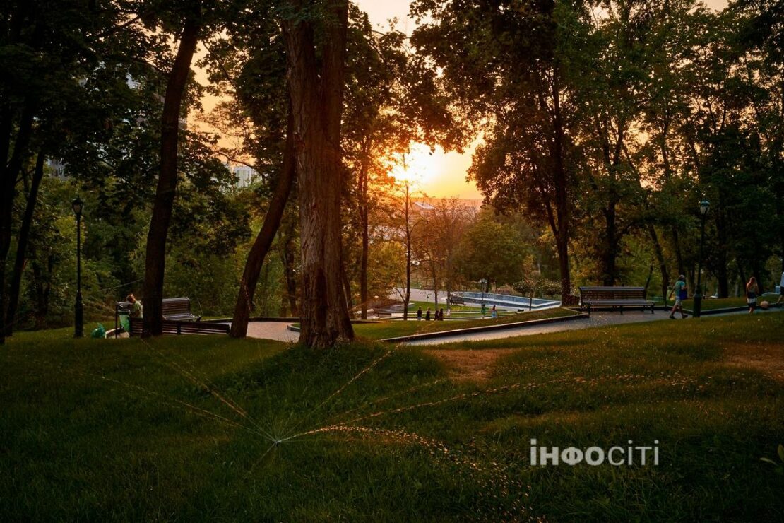 Серпневе надвечір'я у Харкові - фоторепортаж