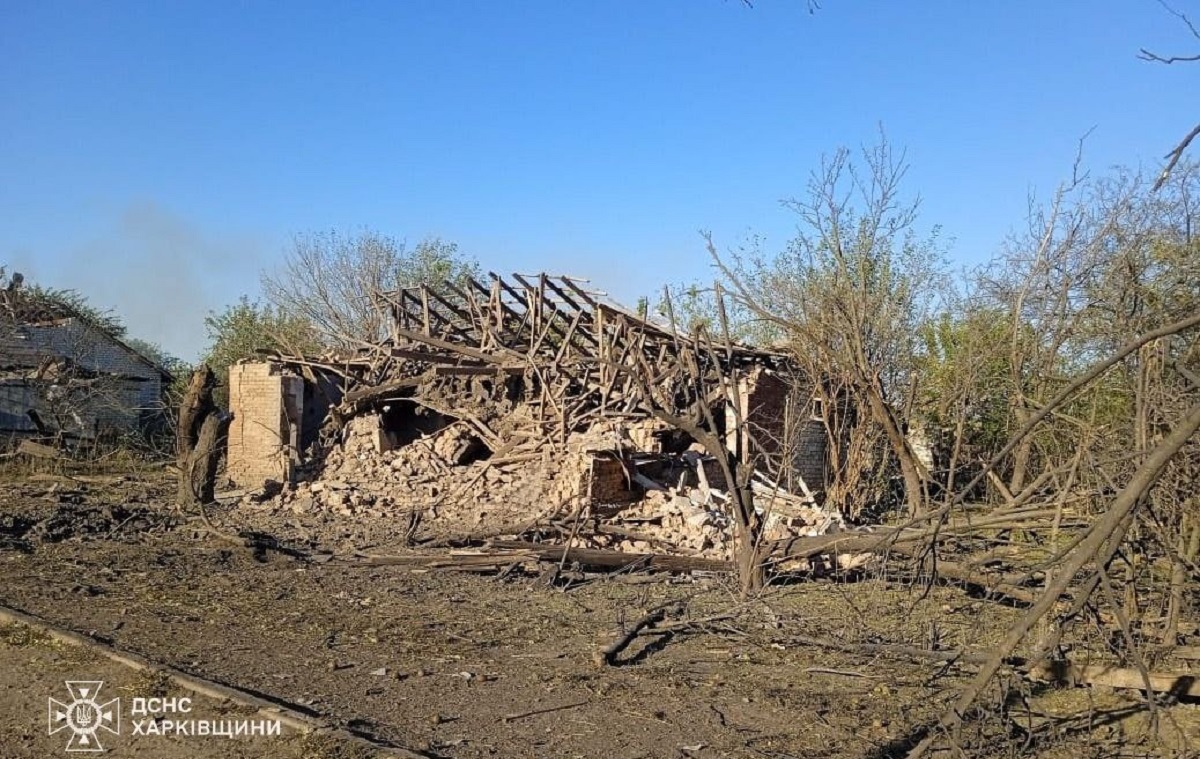 росіяни скинули бомби на село Ізюмське на Харківщині