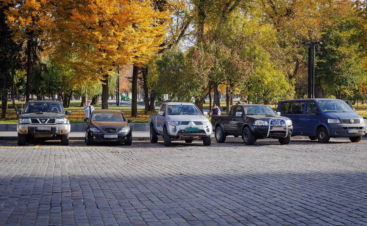 Захисникам Харківщини передали п'ять автомобілів