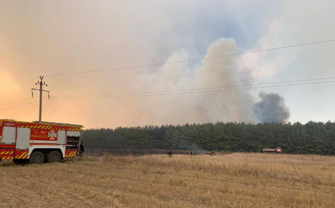 Через обстріл в екосистемі Харківщини сталася пожежа