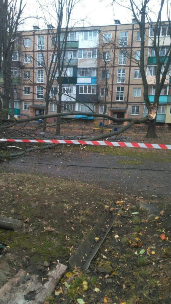 Комунальники оперативно усувають наслідки негоди у Харкові (фото)