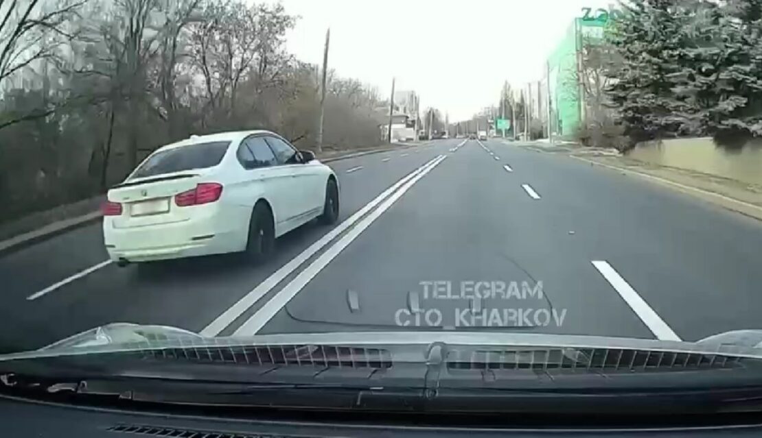 У Харкові патрульні через соцмережі розшукали водіїв-порушників ПДР