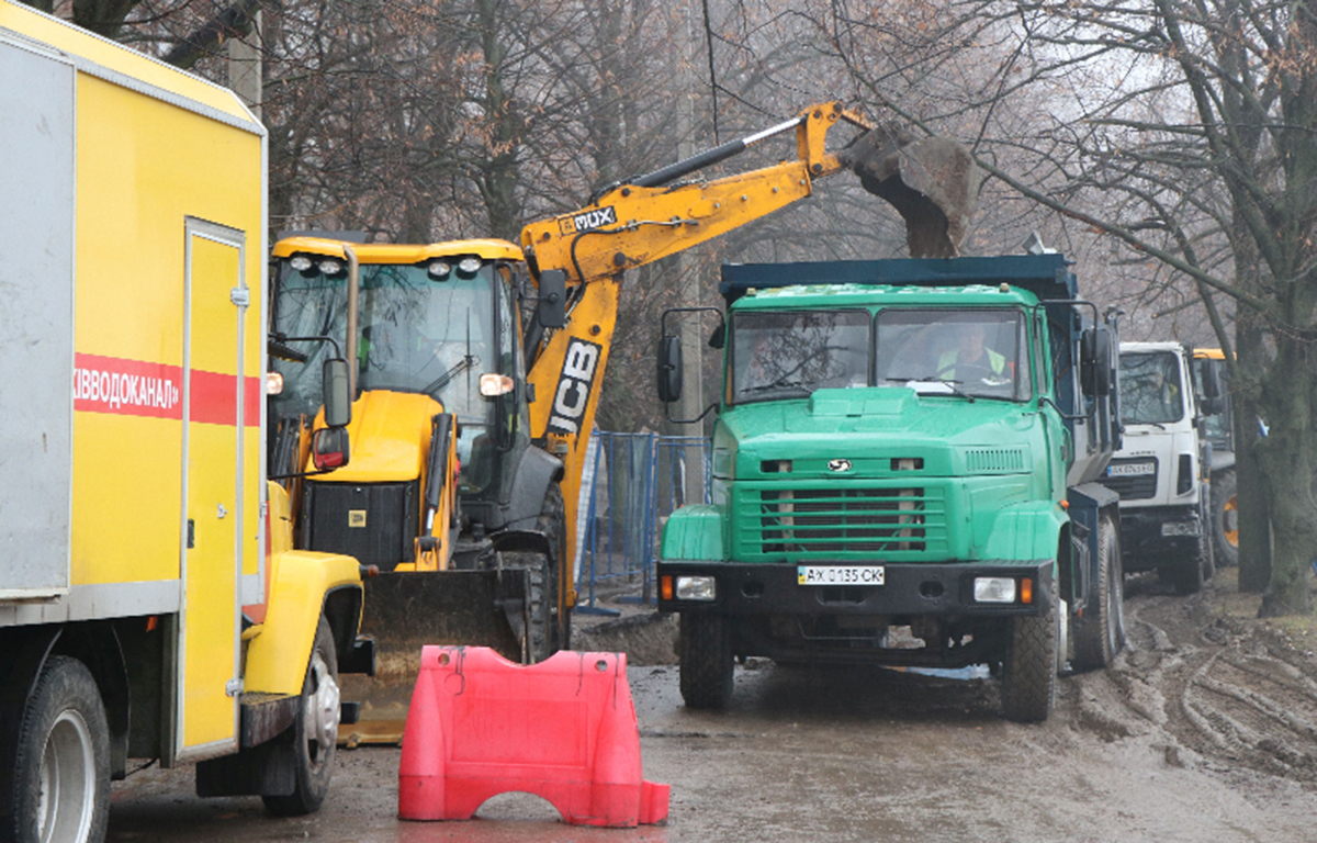 У Київському районі Харкова оновлюють колектор