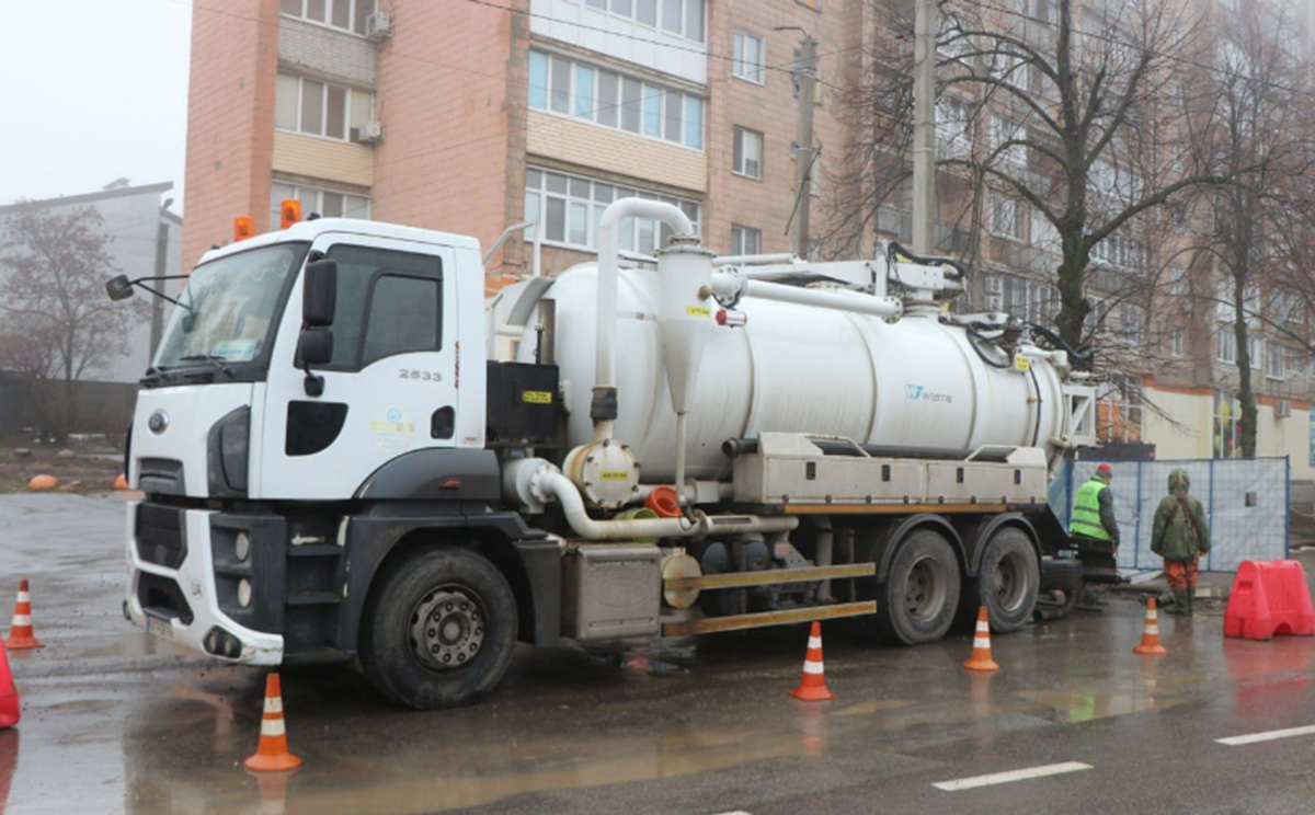 Харківські комунальники модернізують об'єкти водовідведення