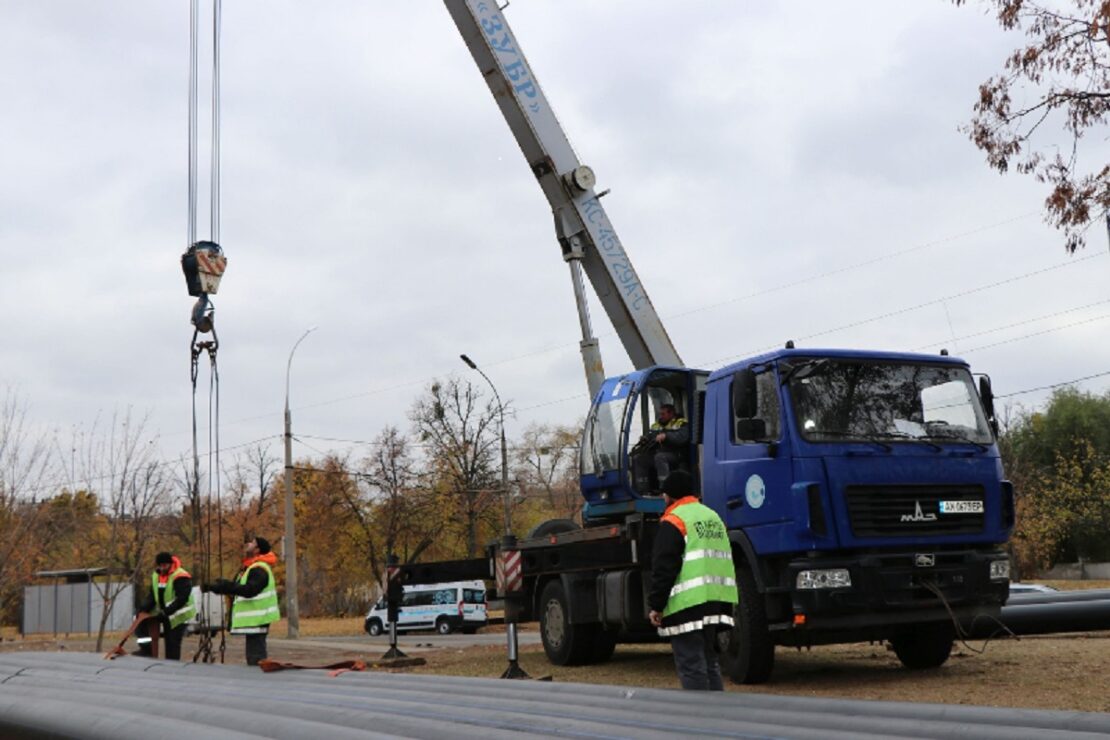 Замінили аварійну ділянку водоводу на вул. Свистуна у Харкові