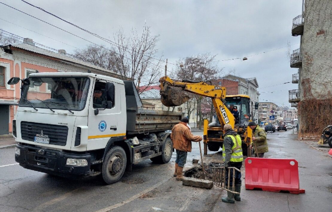 За вихідні у Харкові усунули 24 аварії на водопровідних мережах