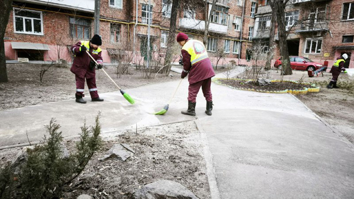 У Київському районі Харкова перевірили санітарний стан дворів