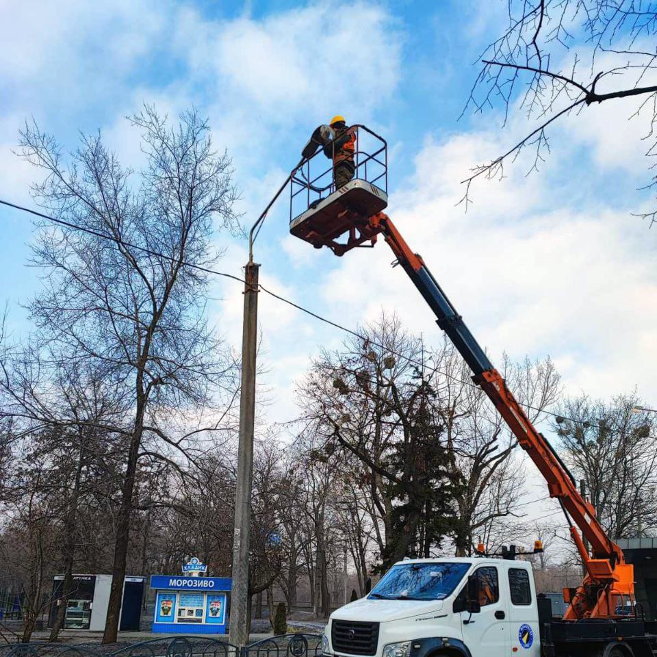 Протягом тижня у Харкові відремонтували понад 200 світильників (фото)