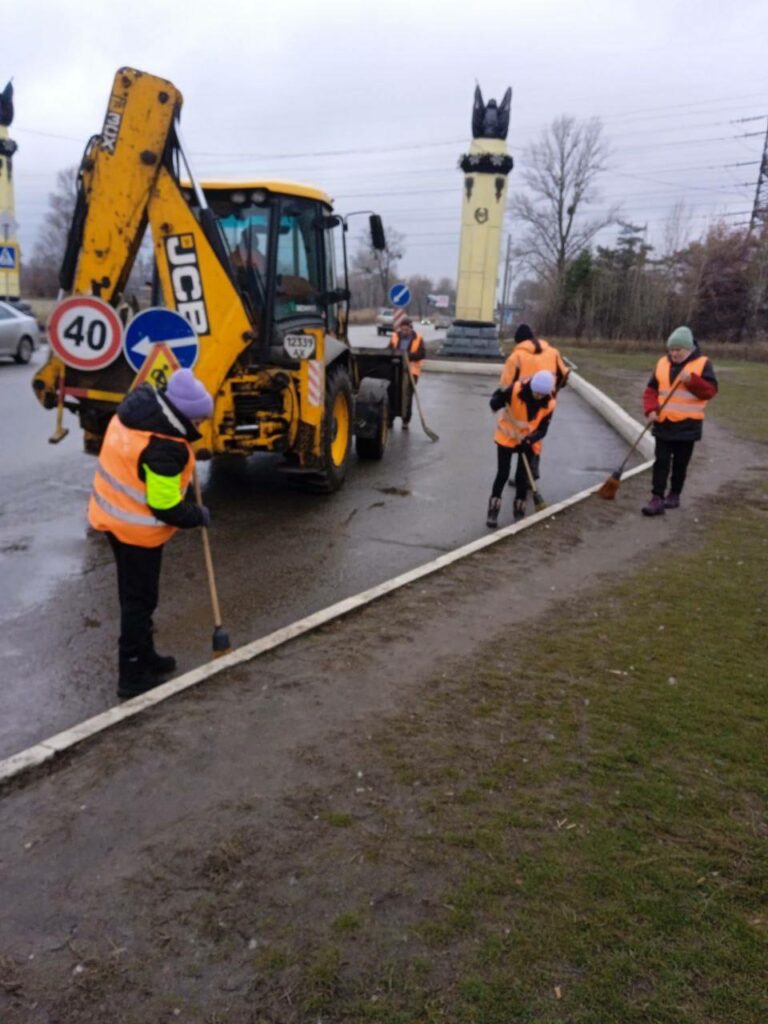 комунальники поремонтували дороги після аварійних робіт