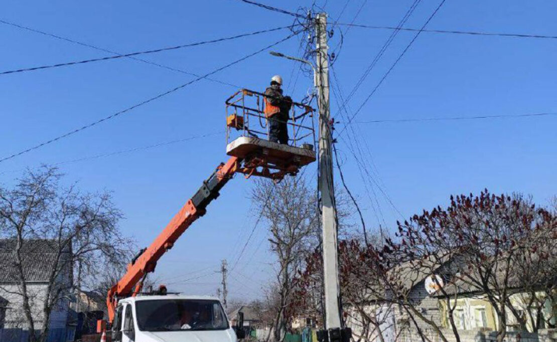 У Харкові усувають аварії на мережах зовнішнього освітлення