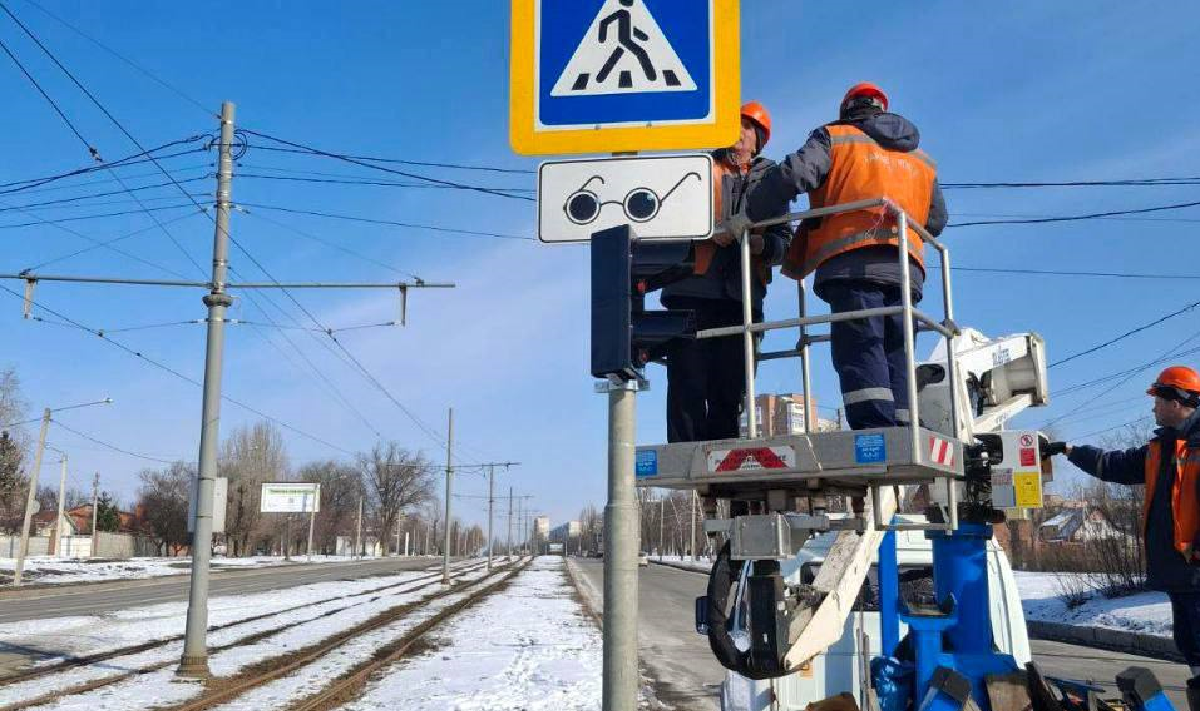 У Харкові тривають роботи з ремонту світлофорних об'єктів