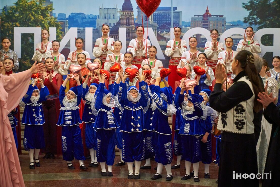 У харківському метро пройшов концерт, присвячений Дню закоханих (фоторепортаж)