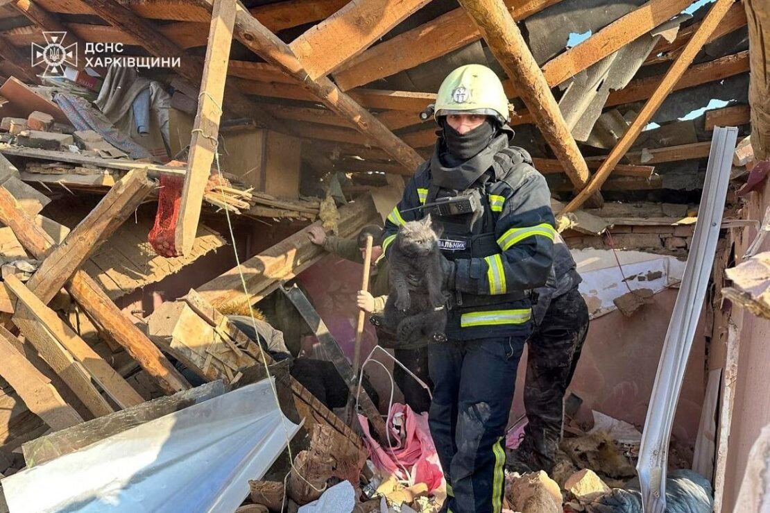 Обстріл Золочева 11 лютого: з-під завалів дістали трьох людей та кота