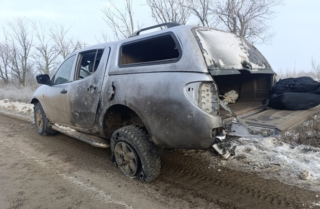 У Купʼянську російський дрон атакував авто з поліцейськими