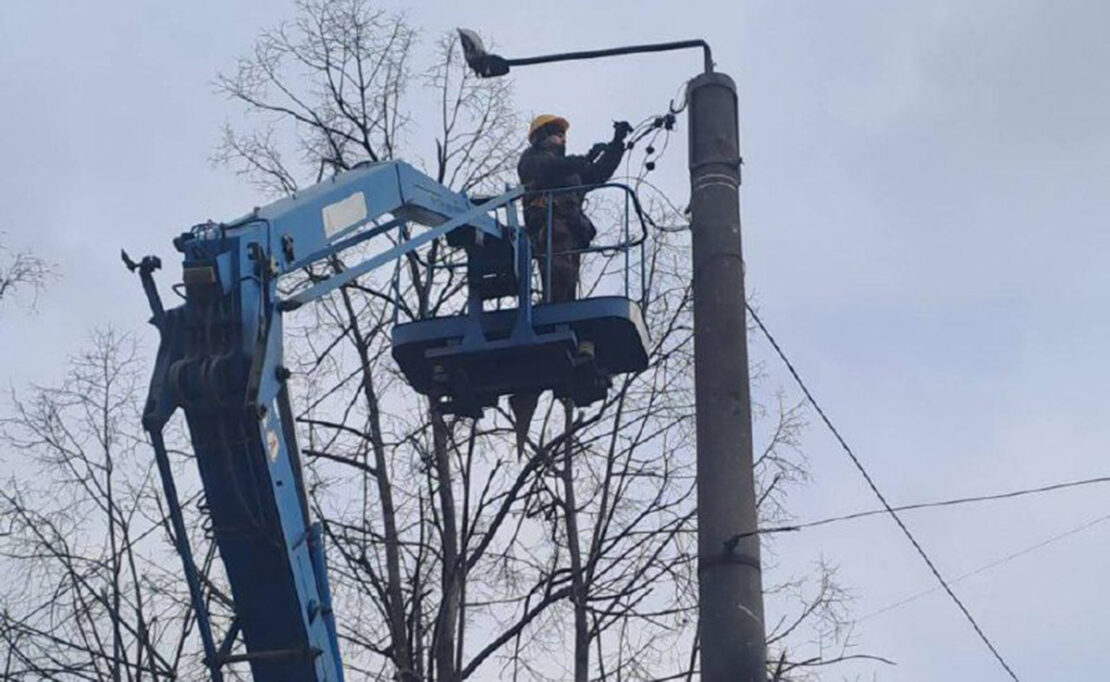 У Харкові усувають аварії на мережах зовнішнього освітлення 