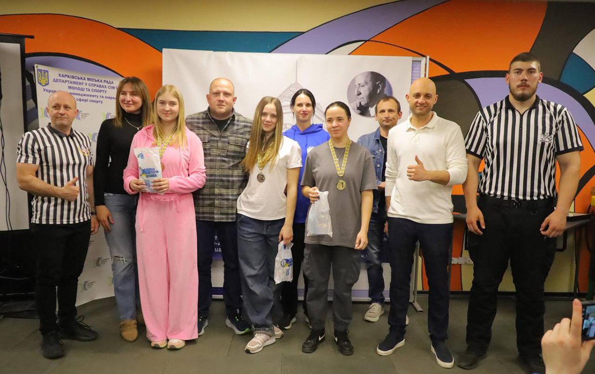 У Харкові визначили переможців з армрестлінгу серед школярів