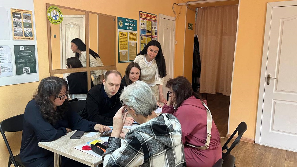 У трьох районах Харкова розгорнули мобільні ЦНАПи