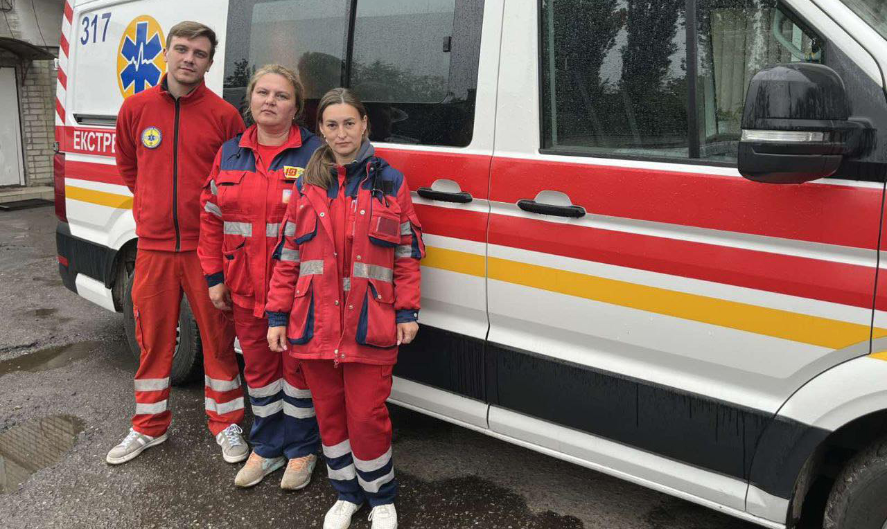 Харківські медики "швидкої" врятували життя чоловіка