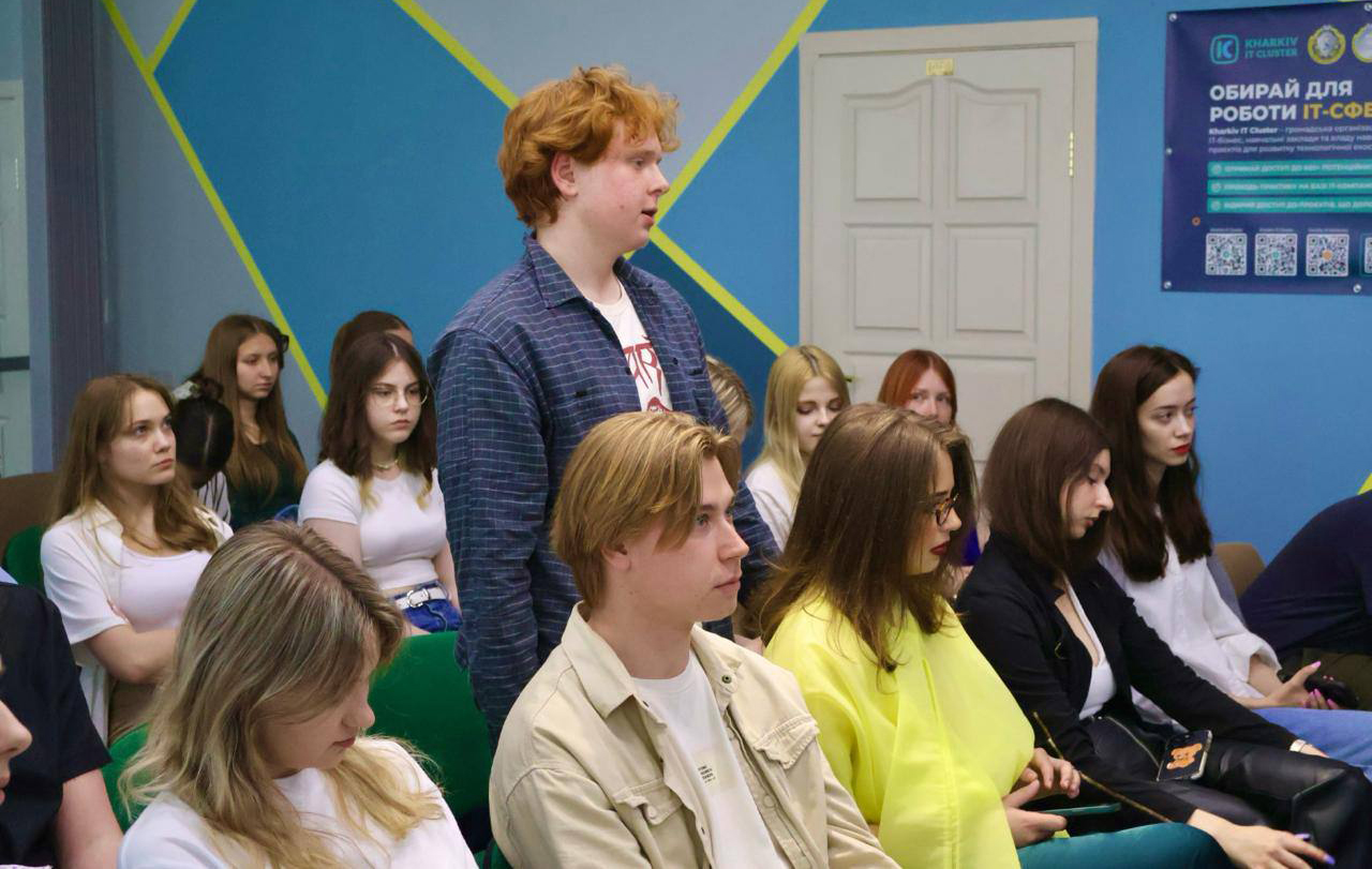 Молодіжна рада Харкова зустрілася з Богданом Гладких