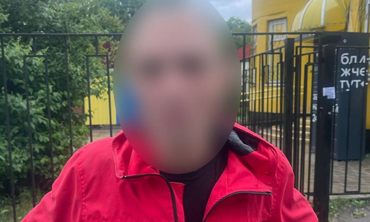 У Харкові зловмисник побив та пограбував чоловіка