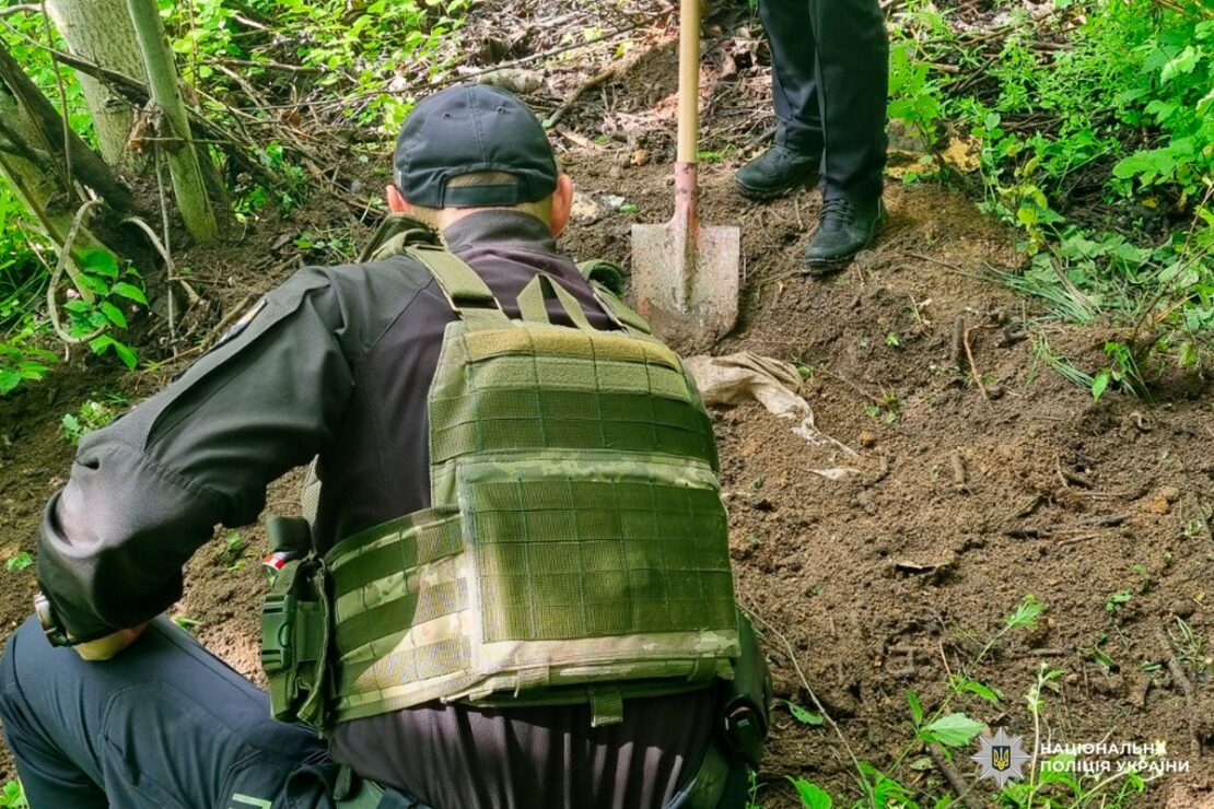 На Харківщині виявили тіла собак у пакетах