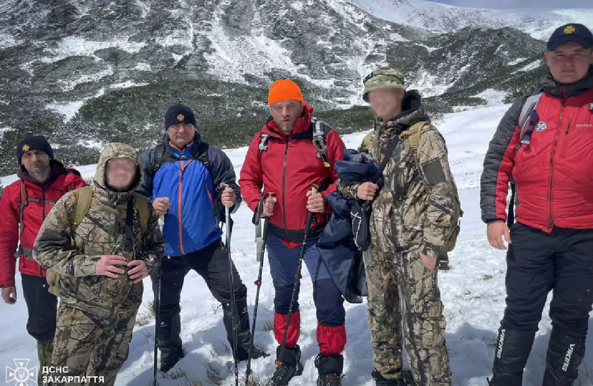 Двох харків'ян відшукали в горах на Закарпатті