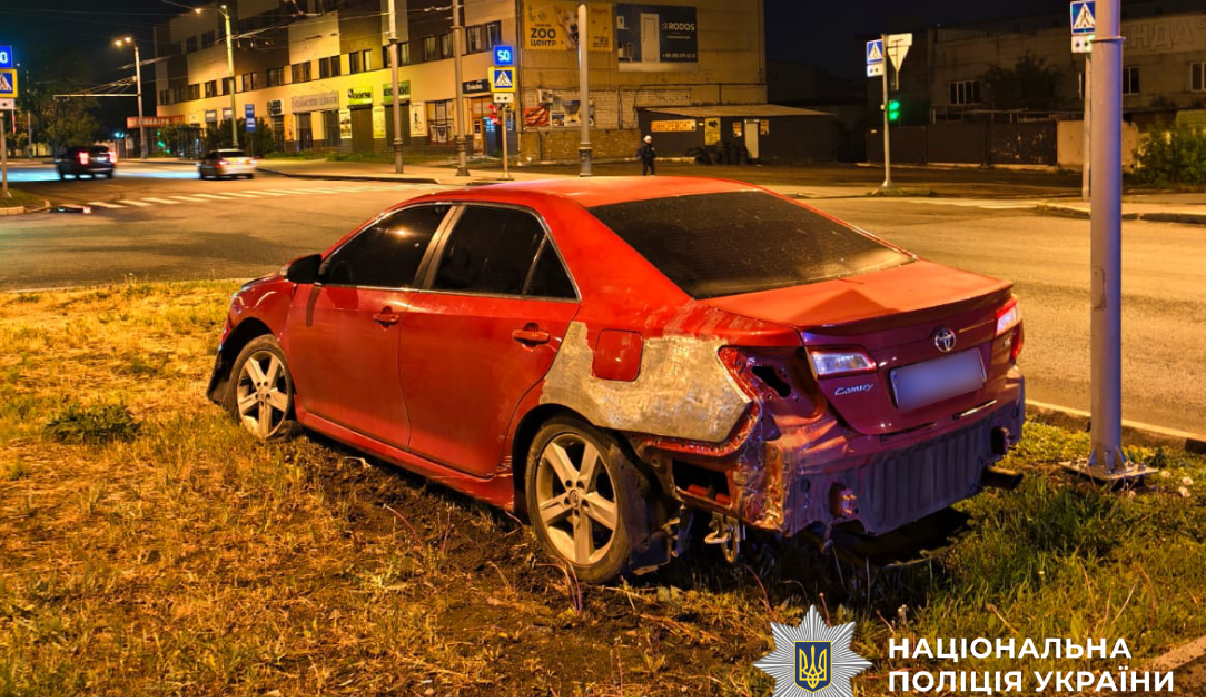 У Харкові працівник автосервісу потрапив в ДТП на чужому авто