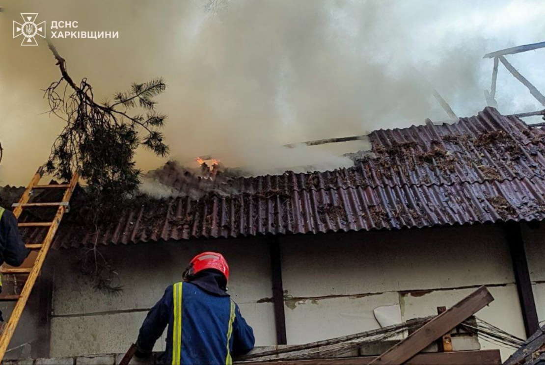 Пожежні Харківщини оперативно загасили пожежу в селищі Безлюдівка