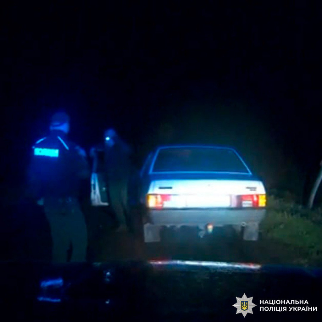 На Харківщині п'яний водій намагався дати хабар патрульним