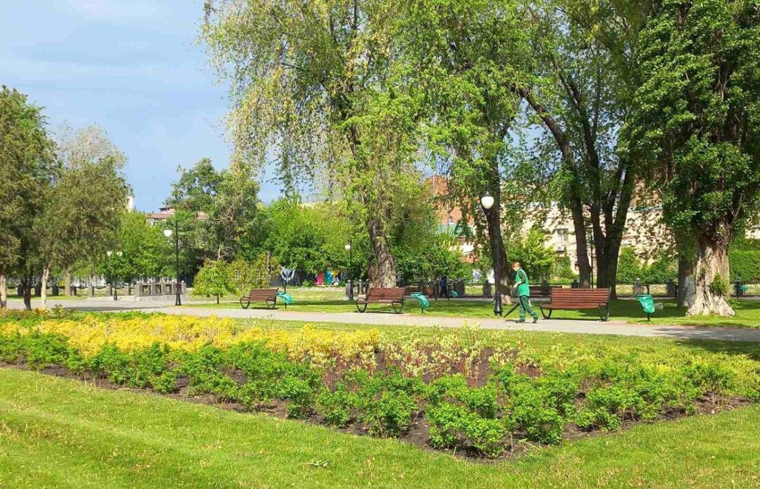 Комунальники наводять лад у Харкові (фото)