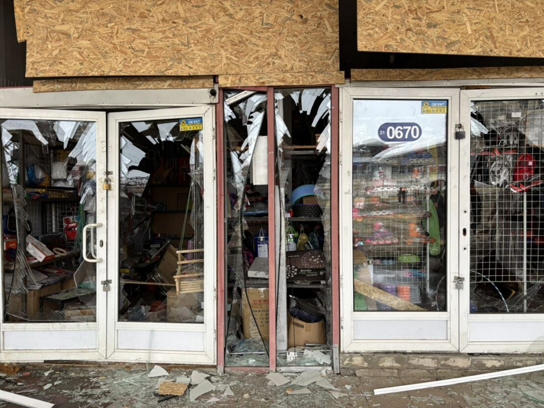 У Харкові після атаки БпЛА горить ринок Барабашово (фото)