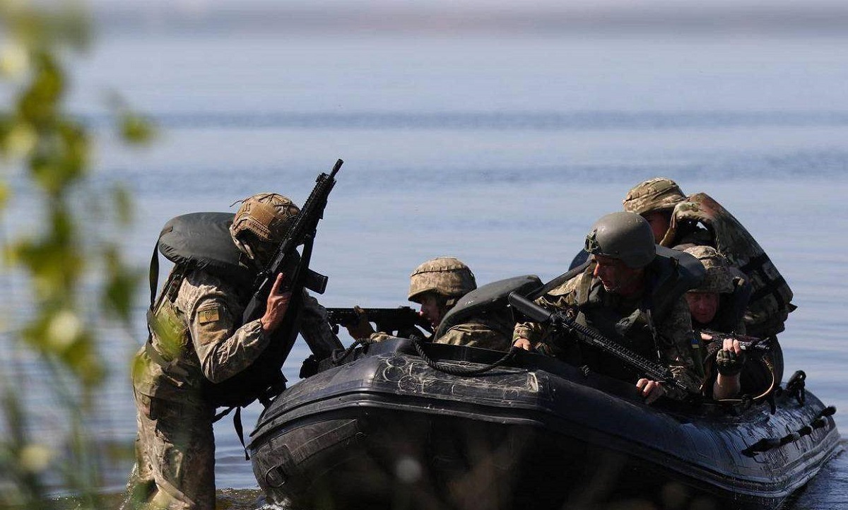 Ігор Терехов вітає морських пехотинців з професійним святом