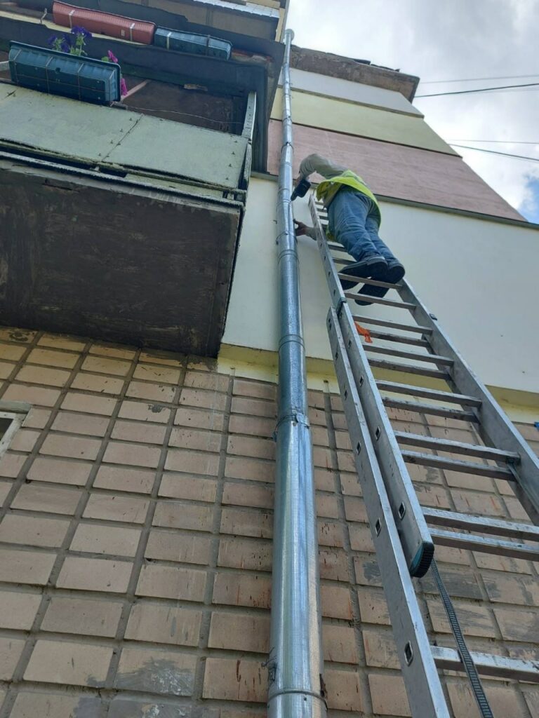 У Харкові триває ремонт житлового фонду (фото)